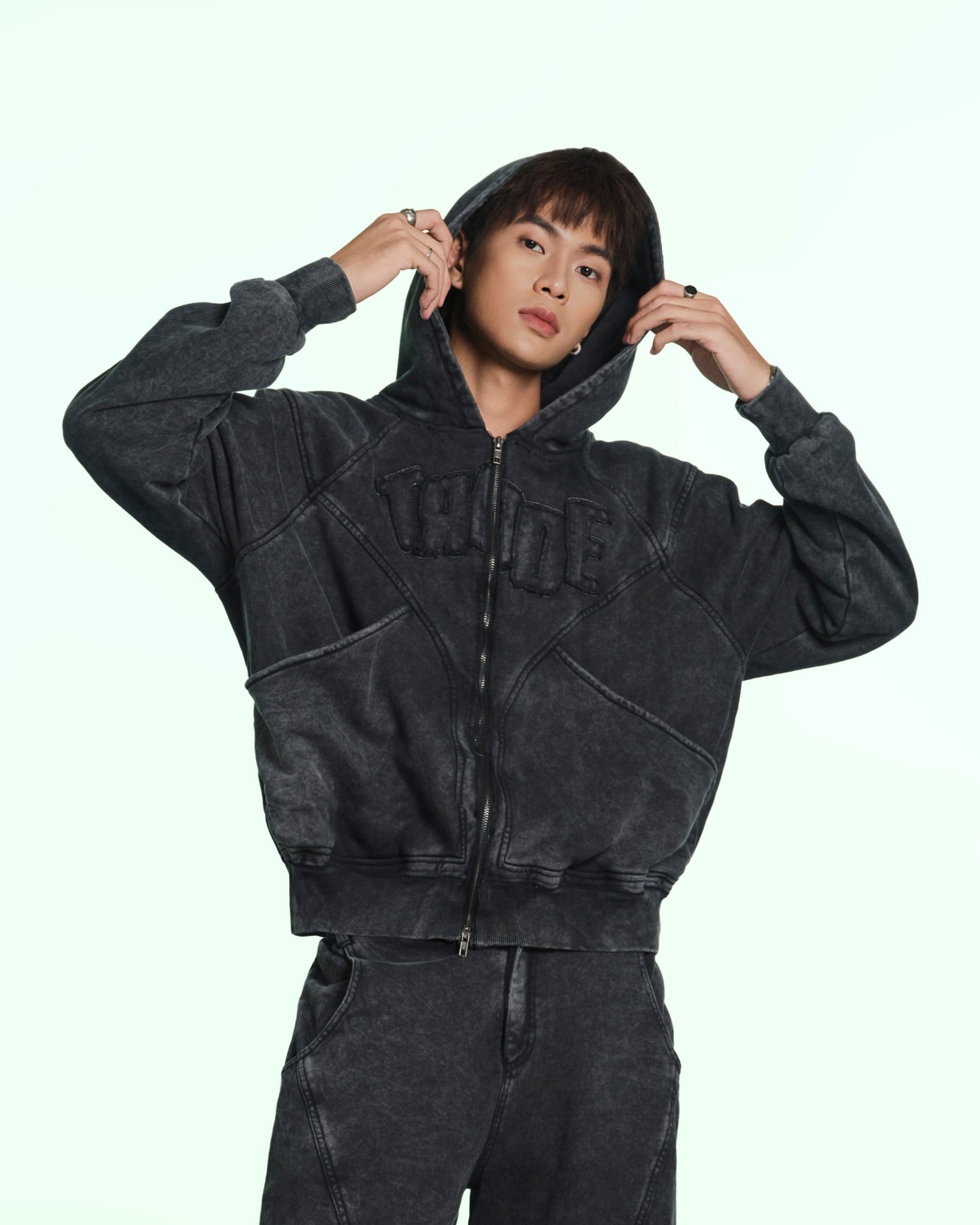 Jeat Zip-Up Hoodie