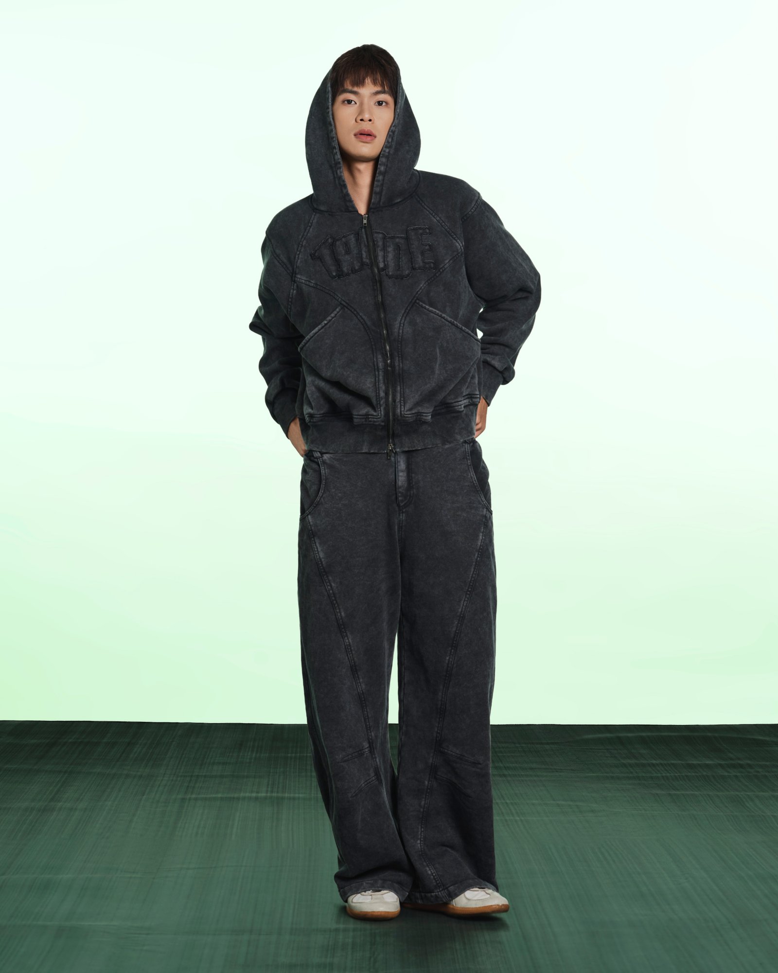 Jeat Zip-Up Hoodie