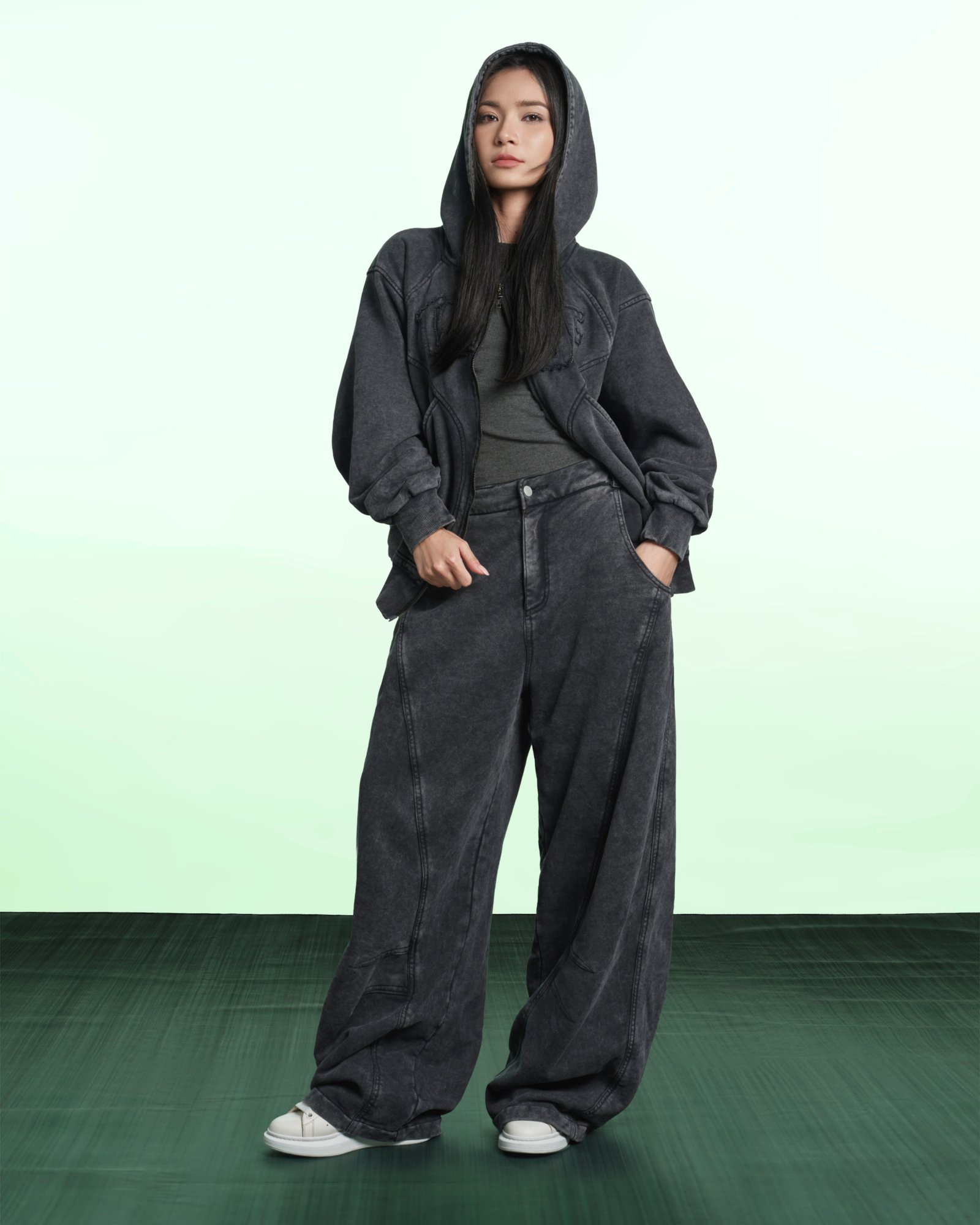 Jeat Zip-Up Hoodie